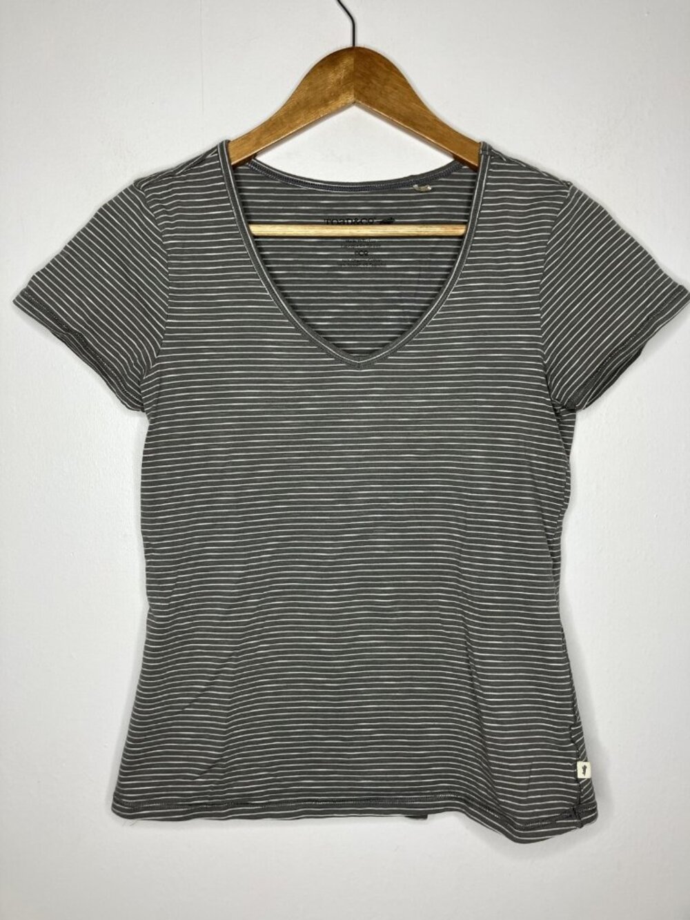 Toad&Co Women's Gray White Stripe V-Neck T-Shirt Organic Cotton Blend Medium